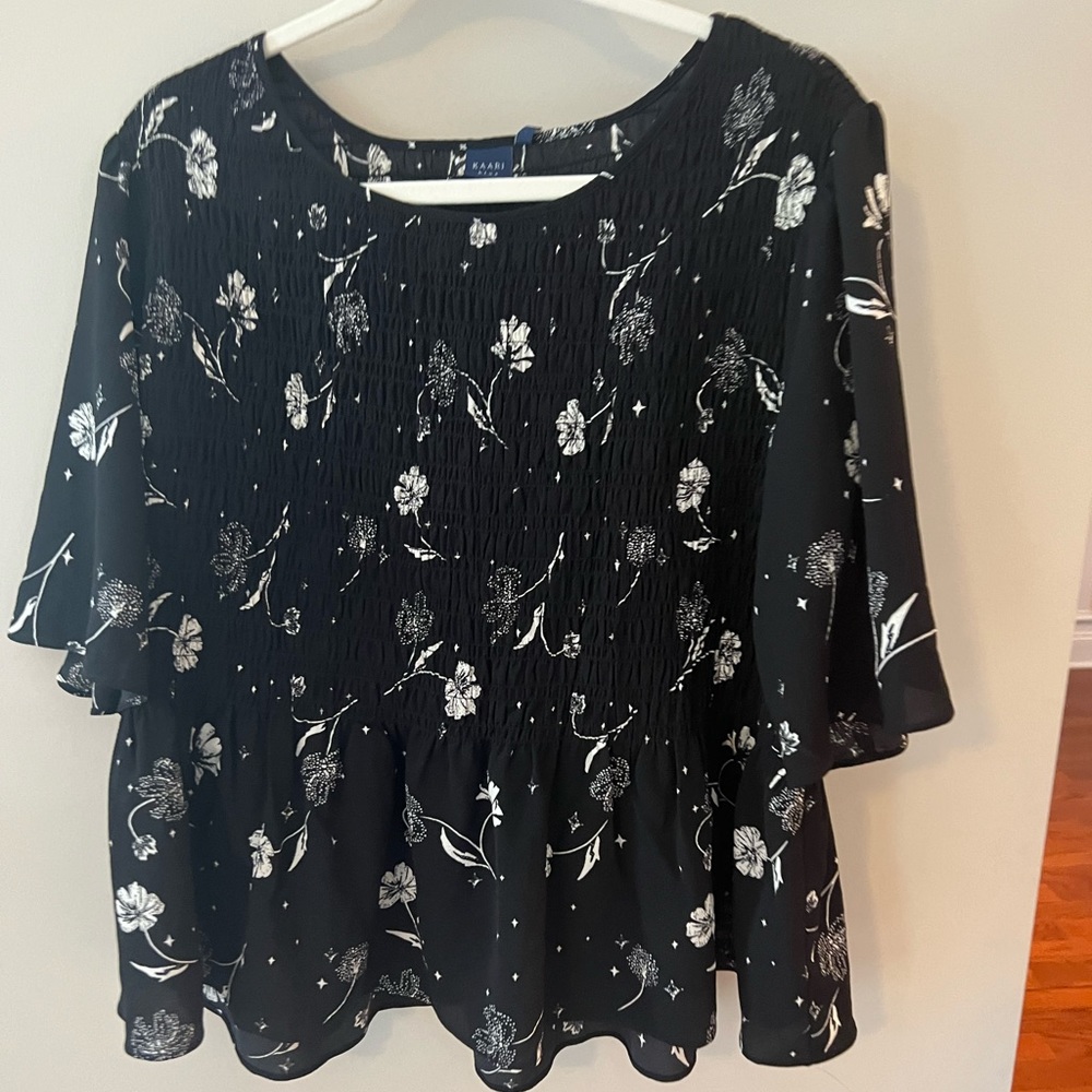 Kaari blue smoked top- NWT 1X